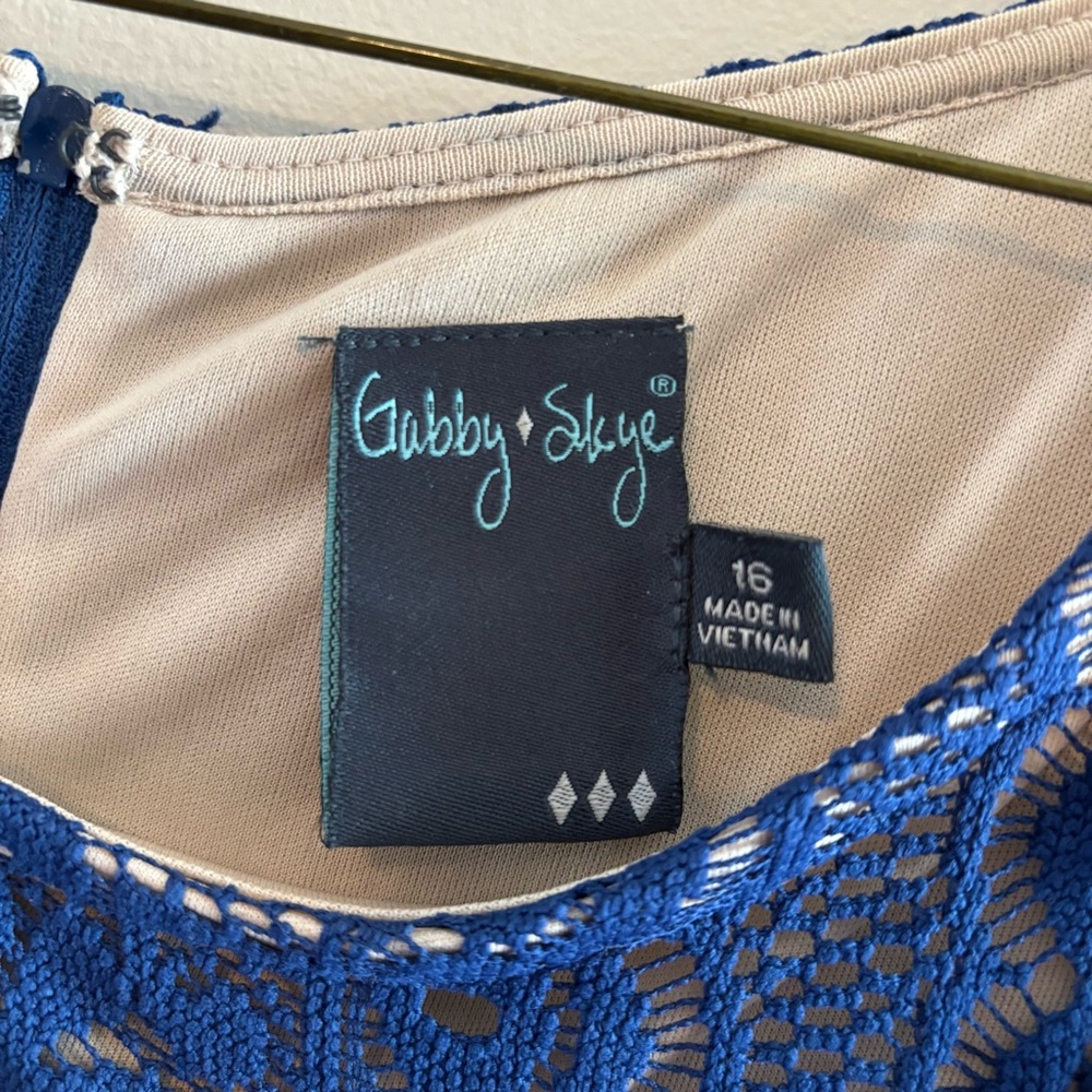Gabby Skye Navy Lace Sleeveless Fit & Flare Dress - Picture 2 of 6